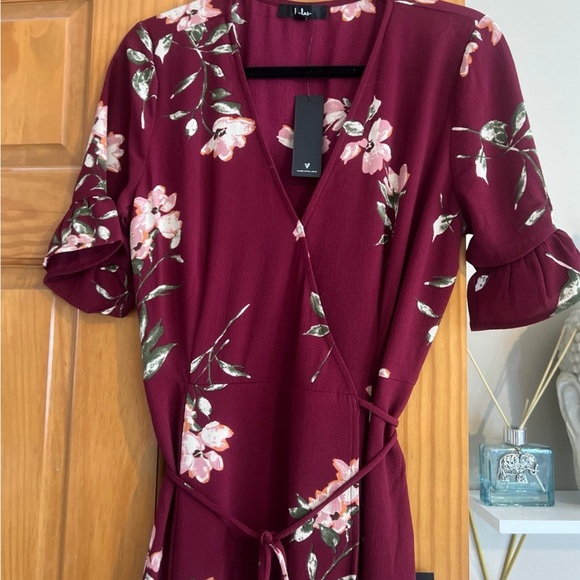 Wrap maxi dress LAST CHANCE BEFORE ITS DONATED - Picture 4 of 4